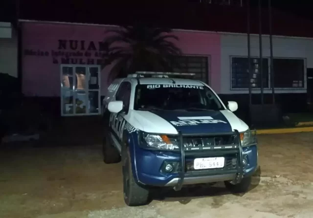 Pedido de “pizza” no 190 salva mulher de violência doméstica no interior –