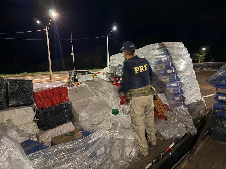 PRF apreende 2,7 toneladas de maconha em Rio Brilhante (MS) — Polícia Rodoviária Federal